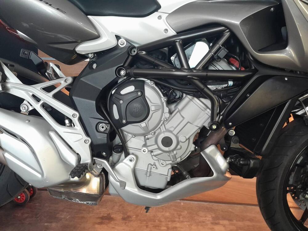 MV Agusta Stradale 800 EAS ABS (2015 - 17) (3)