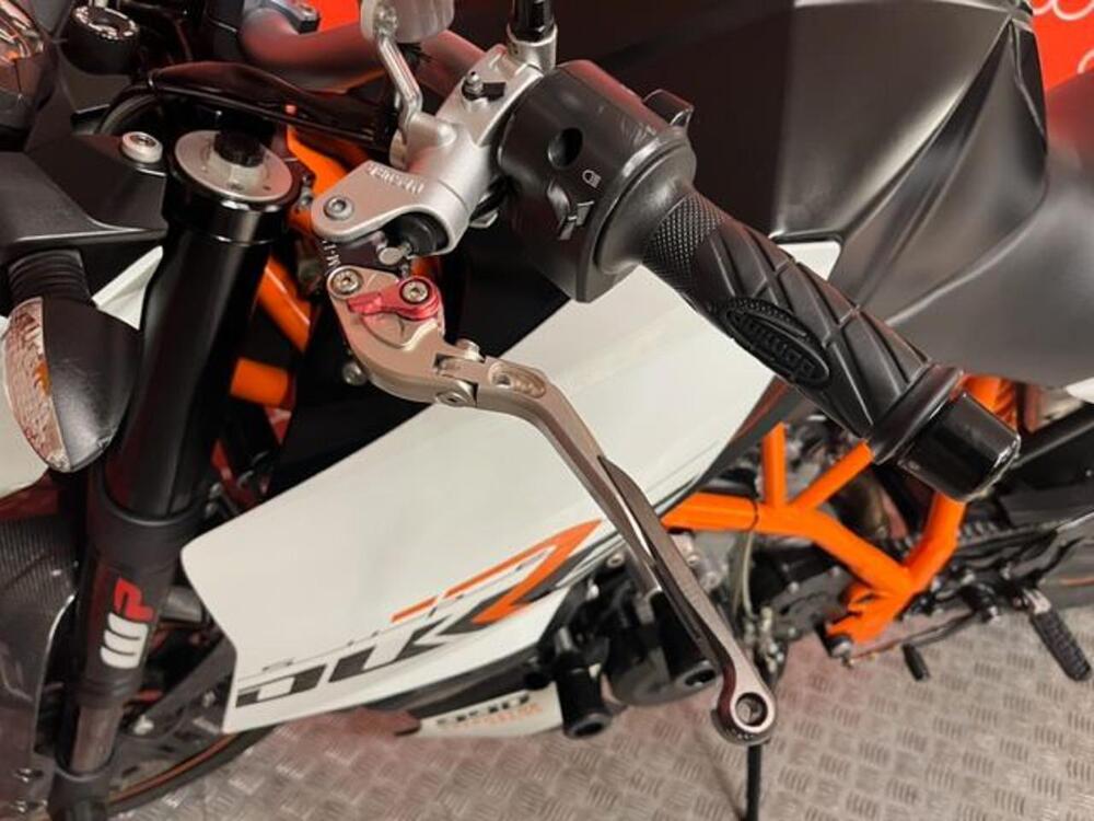 KTM 990 Super Duke R (2012 - 13) (4)