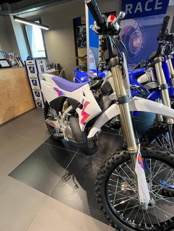 Yamaha YZ 125 50° Anniversario (2024) (3)