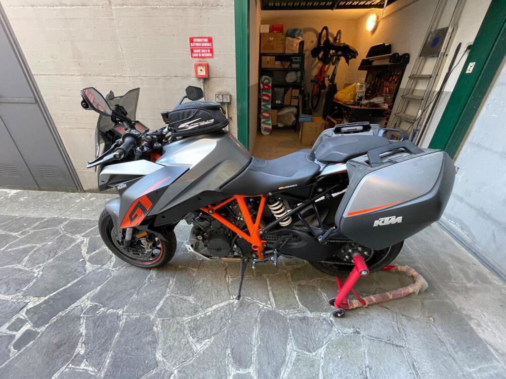 KTM 1290 Super Duke GT ABS (2016 - 18) (4)