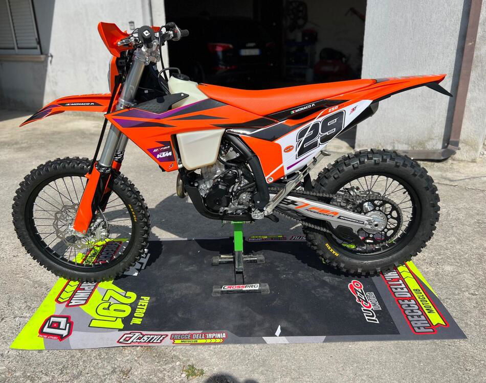 KTM EXC 250 TBI (2024) (3)