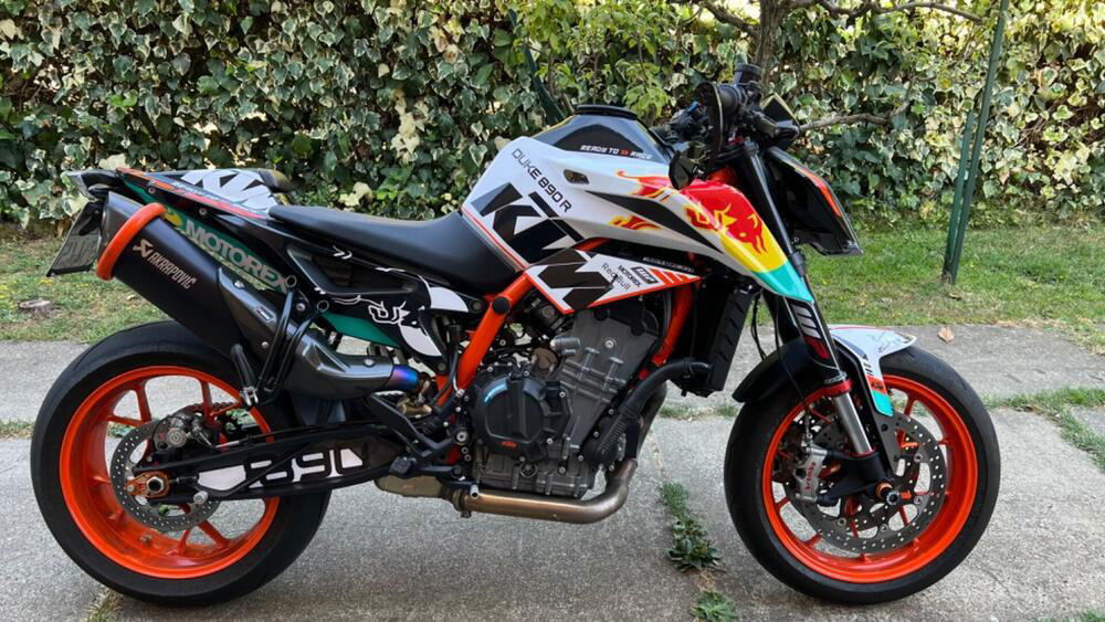 KTM 890 Duke R (2021)