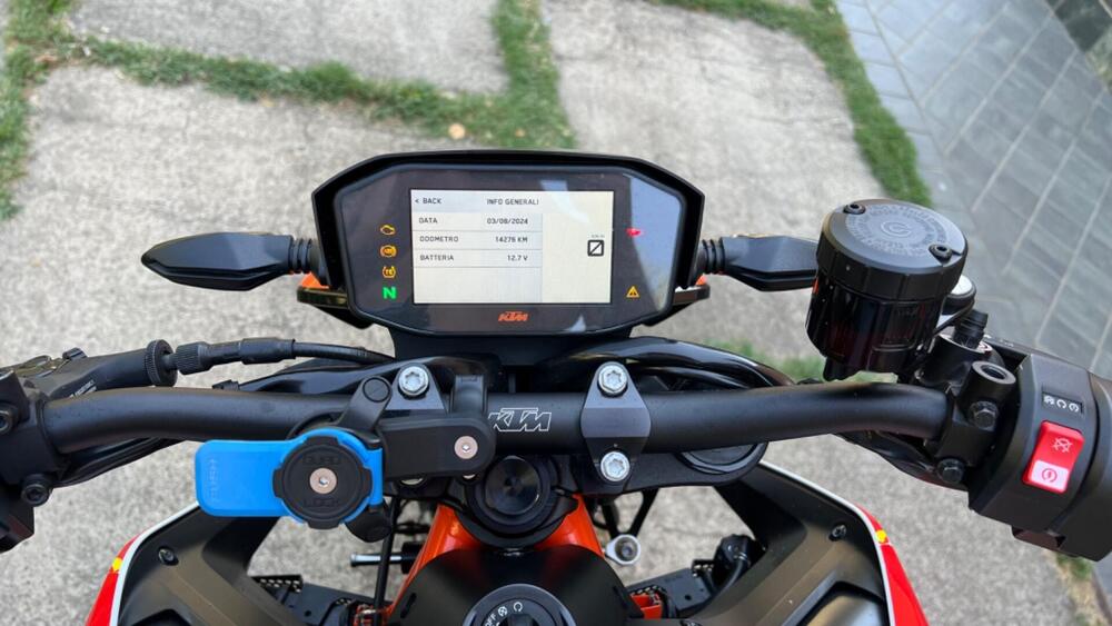 KTM 890 Duke R (2021) (5)