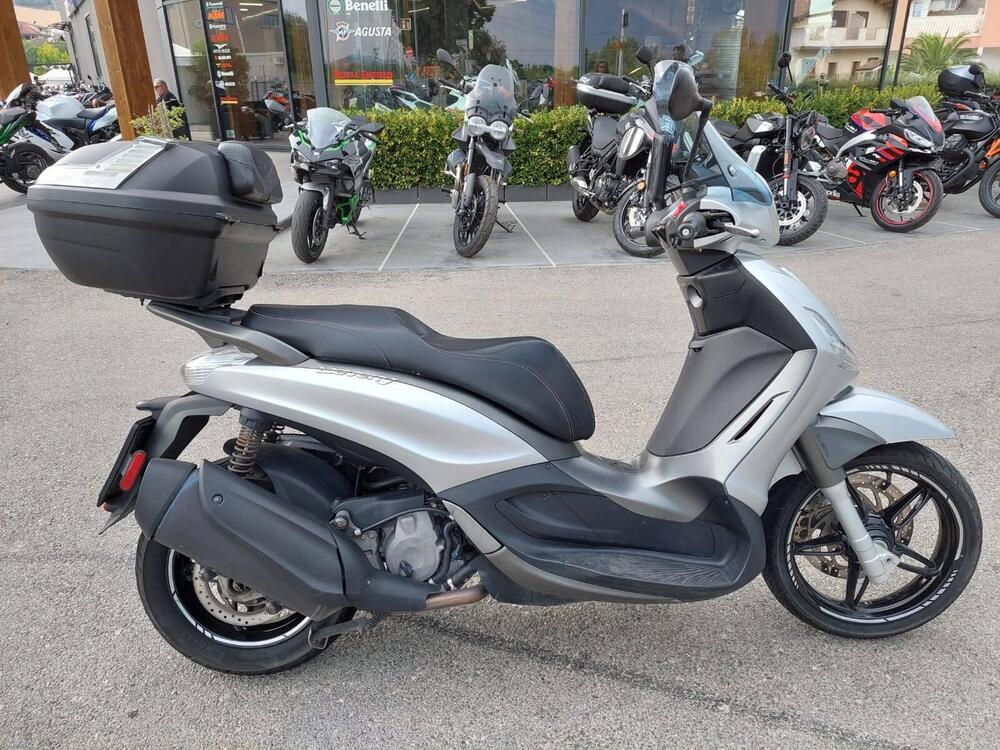 Piaggio Beverly 350 S ABS (2019 - 20) (2)