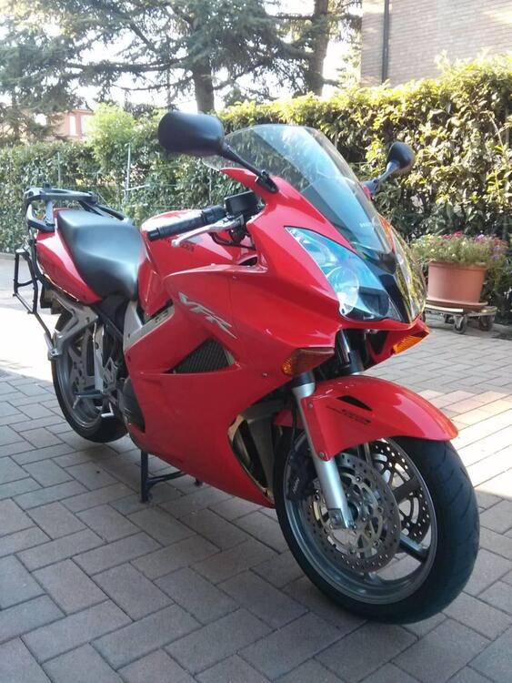 Honda VFR 800 (2002 - 05) (2)