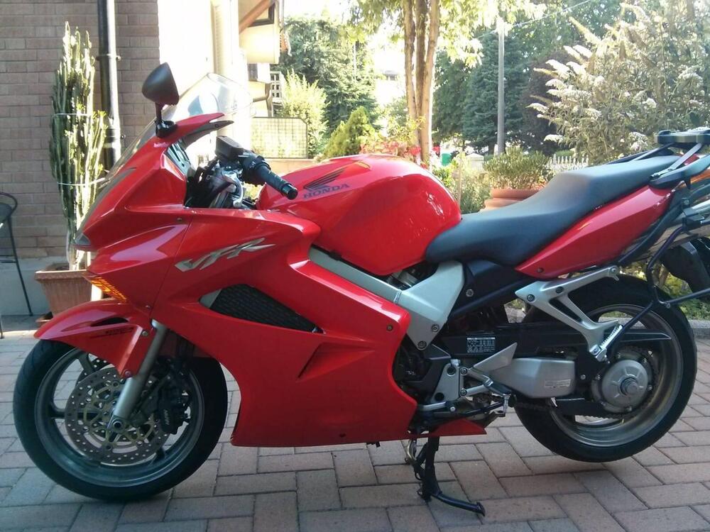 Honda VFR 800 (2002 - 05) (3)