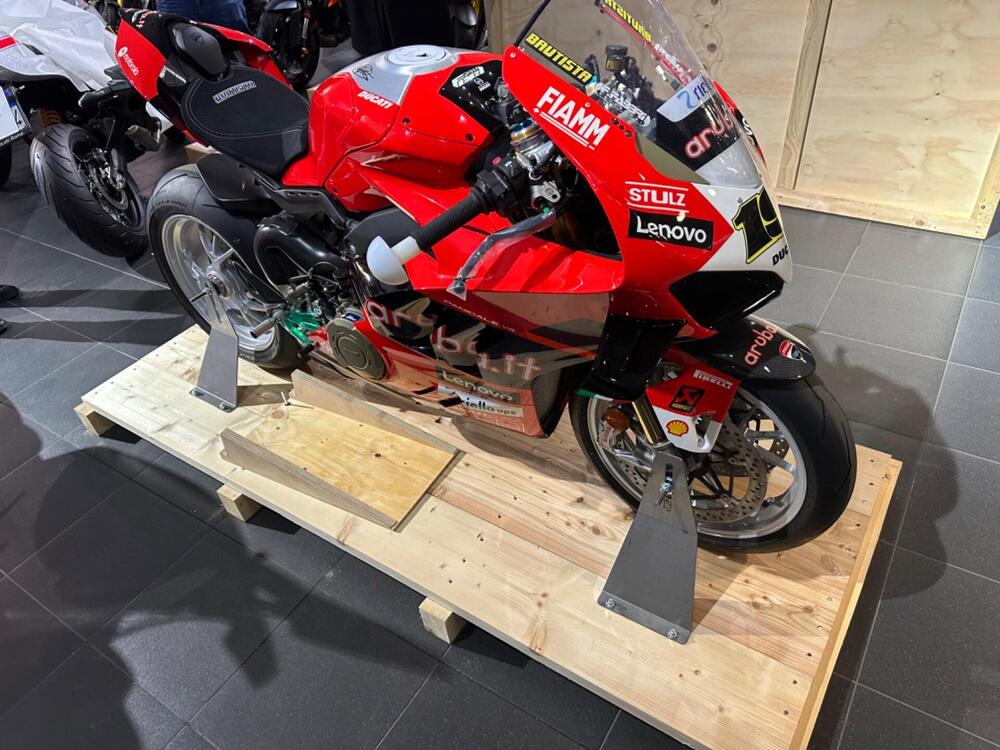 Ducati Panigale V4 Bautista 2022 World Champion Replica (2023) (2)