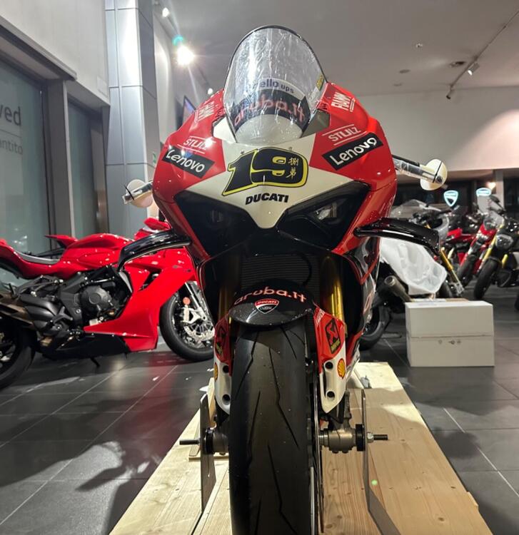 Ducati Panigale V4 Bautista 2022 World Champion Replica (2023) (3)