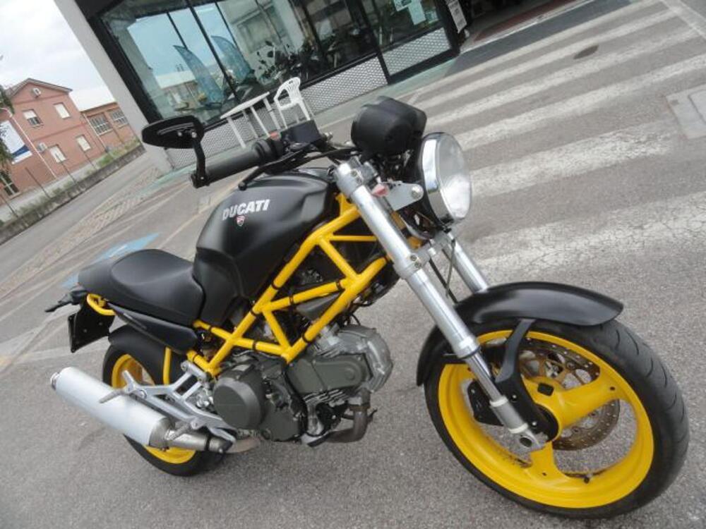 Ducati Monster 600 Dark (1998 - 01) (2)