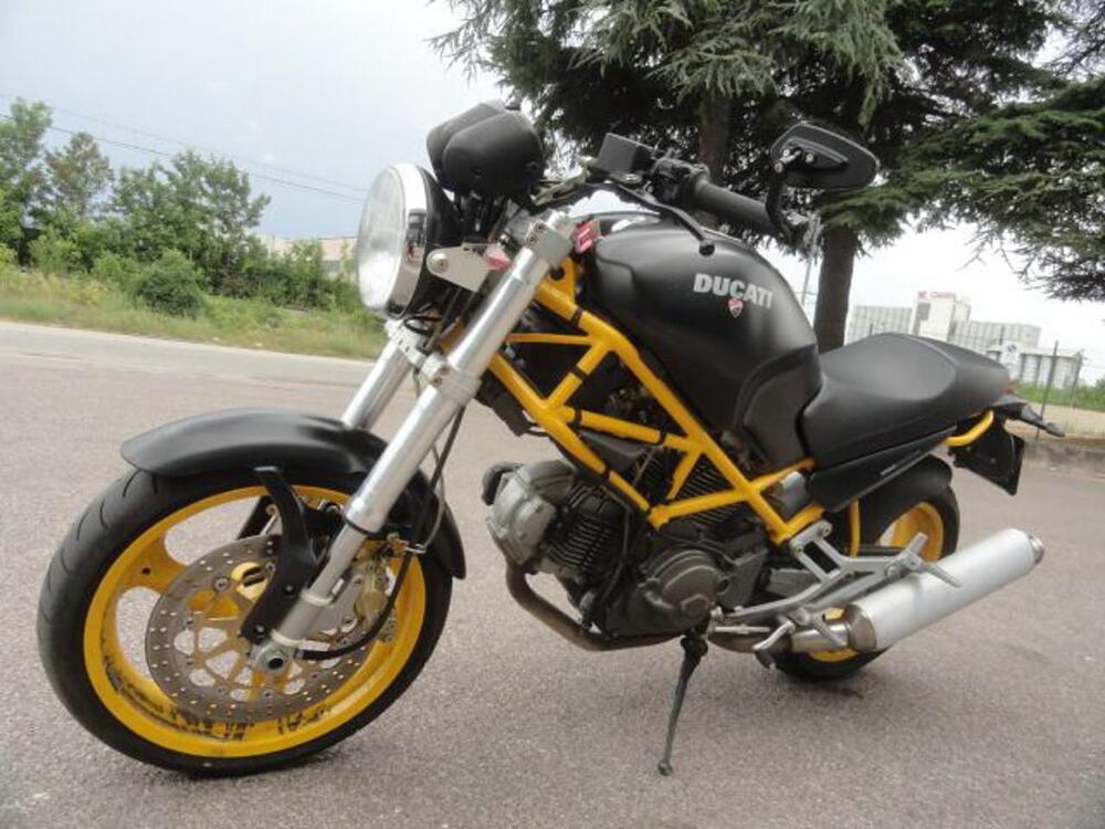 Ducati Monster 600 Dark (1998 - 01) (4)