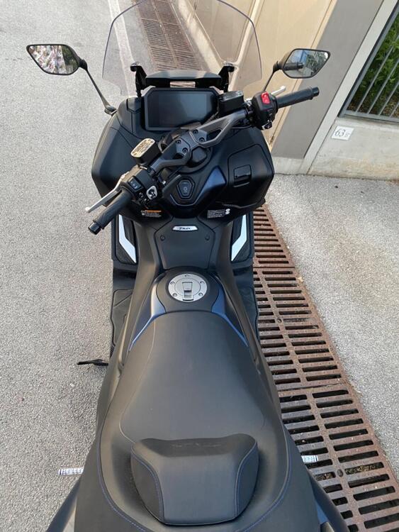 Yamaha T-Max 560 (2022 - 24) (4)