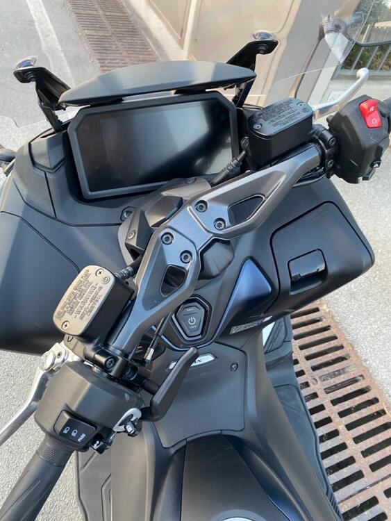 Yamaha T-Max 560 (2022 - 24) (5)