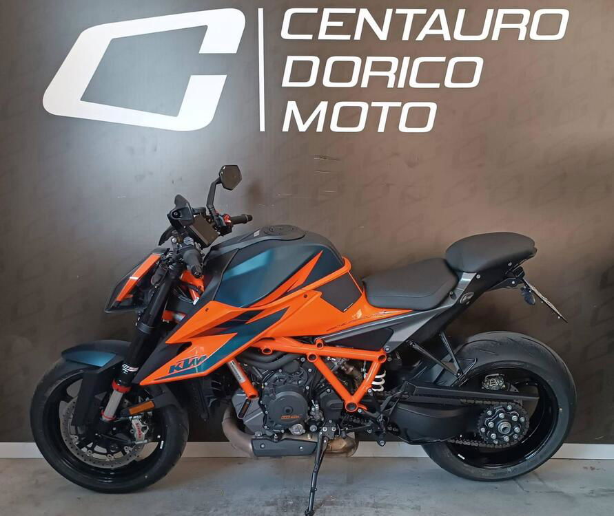 KTM 1290 Super Duke R (2021) (2)