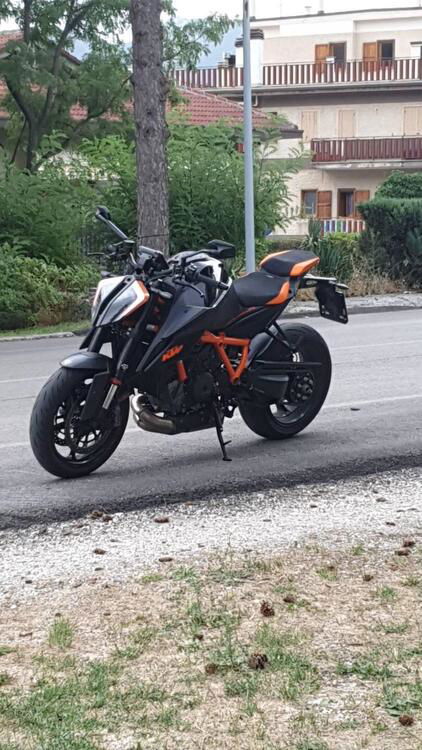 KTM 1290 Super Duke R (2021)