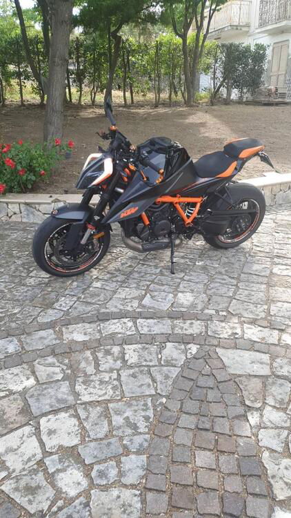 KTM 1290 Super Duke R (2021) (3)