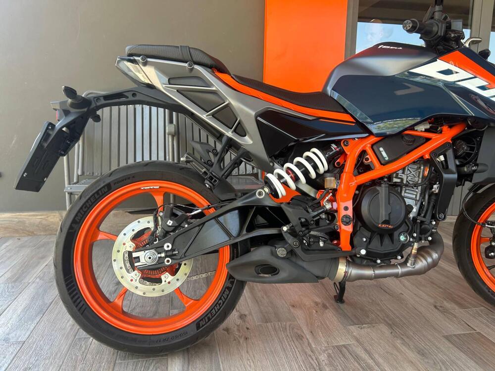 KTM 390 Duke (2024) (2)