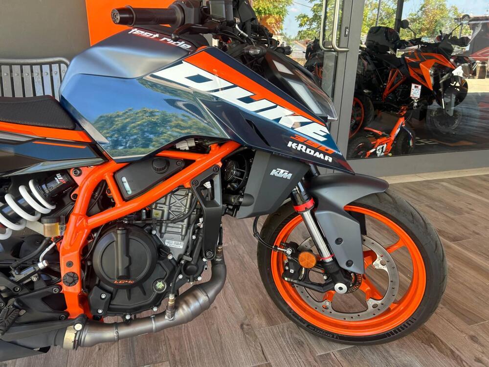 KTM 390 Duke (2024) (3)