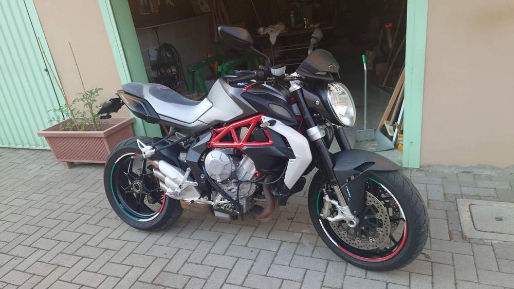 MV Agusta Brutale 800 EAS (2015) (2)