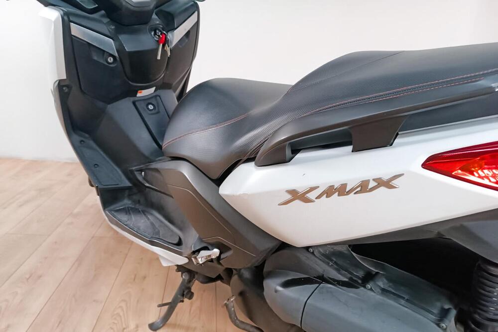 Yamaha X-Max 250 Iron Max ABS (2016) (4)