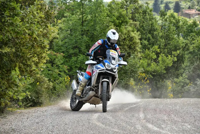 Un passaggio con l'Africa Twin nel cuore dell'Umbria (e lontano dai centri abitati)