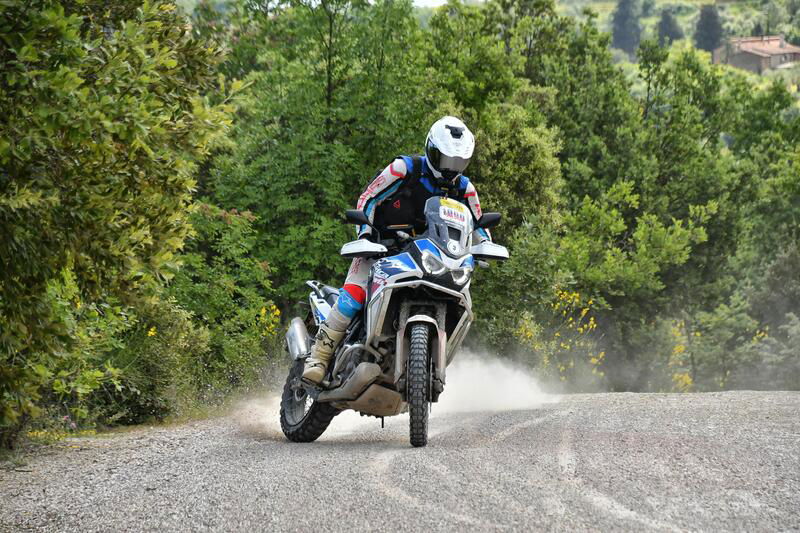 Un passaggio con l&#039;Africa Twin nel cuore dell&#039;Umbria (e lontano dai centri abitati)