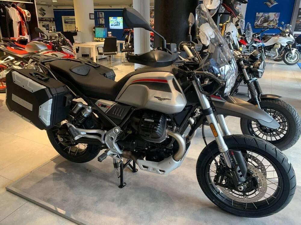 Moto Guzzi V85 TT Travel (2021 - 23) (5)