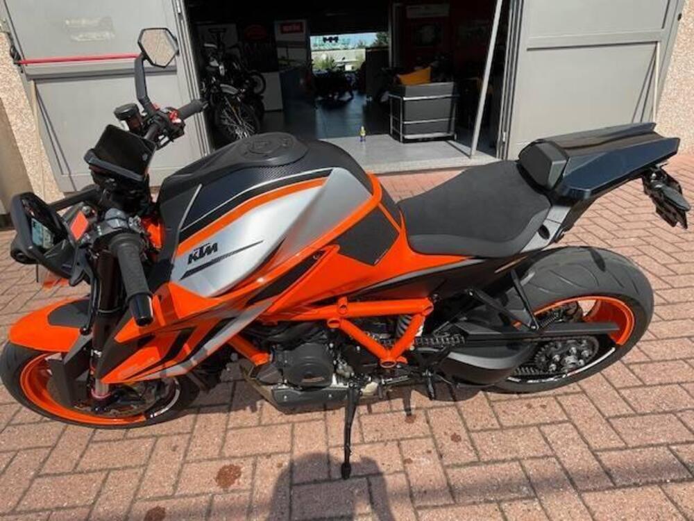 KTM 1290 Super Duke R (2022 - 23) (2)