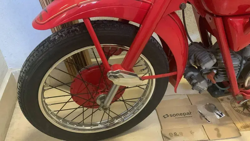 Moto Guzzi Airone 250 GT (3)