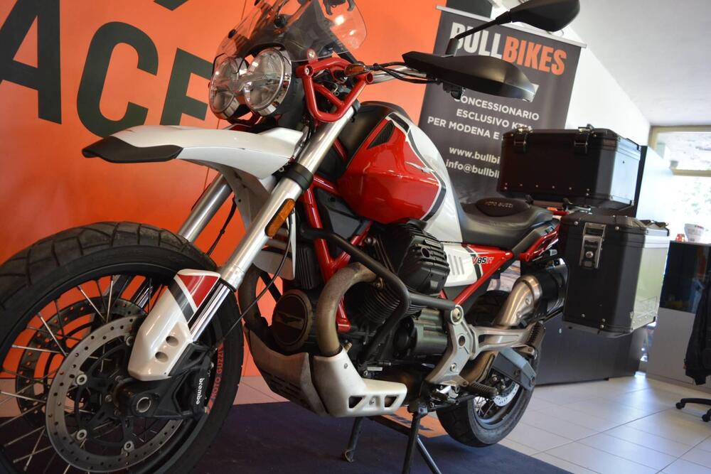 Moto Guzzi V85 TT Evocative Graphics (2019 - 20) (5)