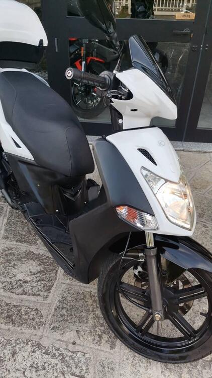 Kymco Agility 200i R16 (2008 - 16) (3)