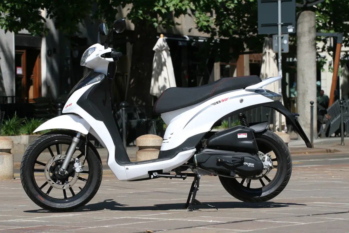 Overbikes B3 125 (35)