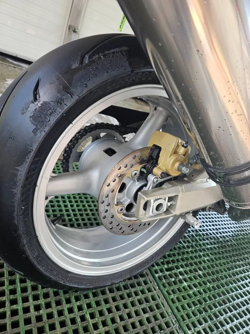 Kawasaki Ninja 900 ZX-9R (2002 - 05) (4)
