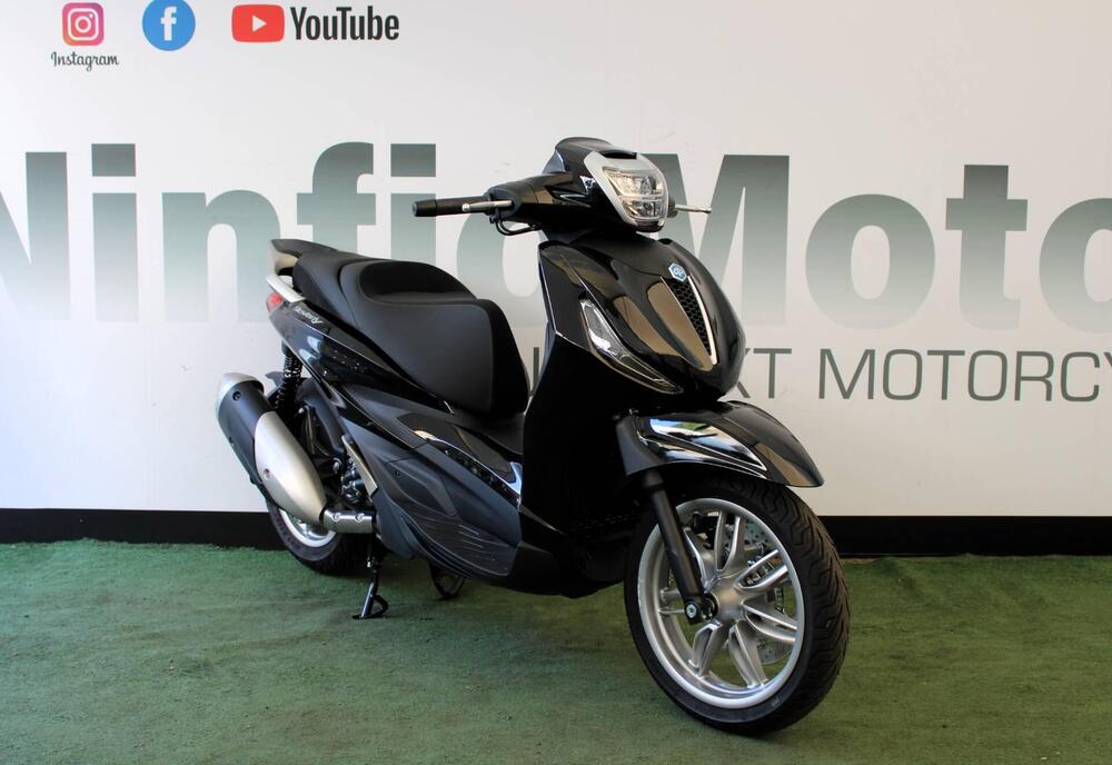 Piaggio Beverly 300 Hpe (2021) (2)