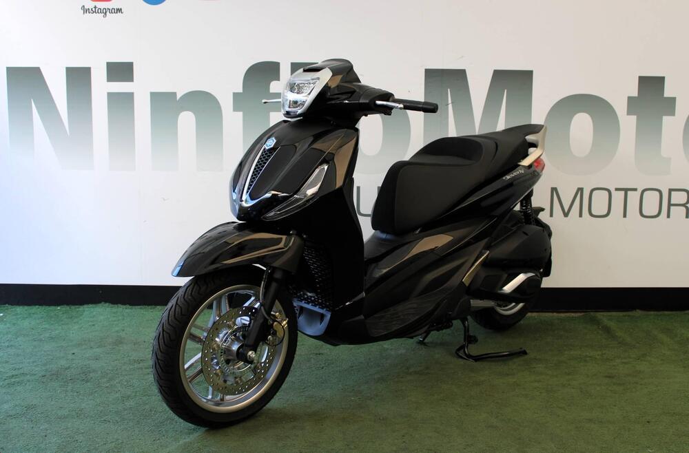 Piaggio Beverly 300 Hpe (2021) (3)