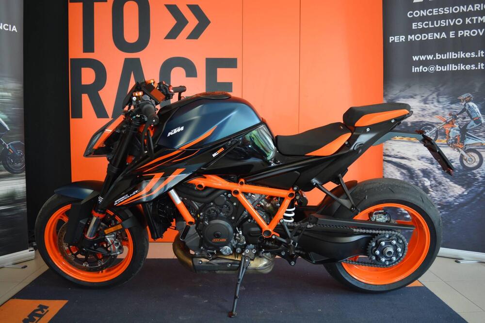 KTM 1290 Super Duke R (2022 - 23) (2)