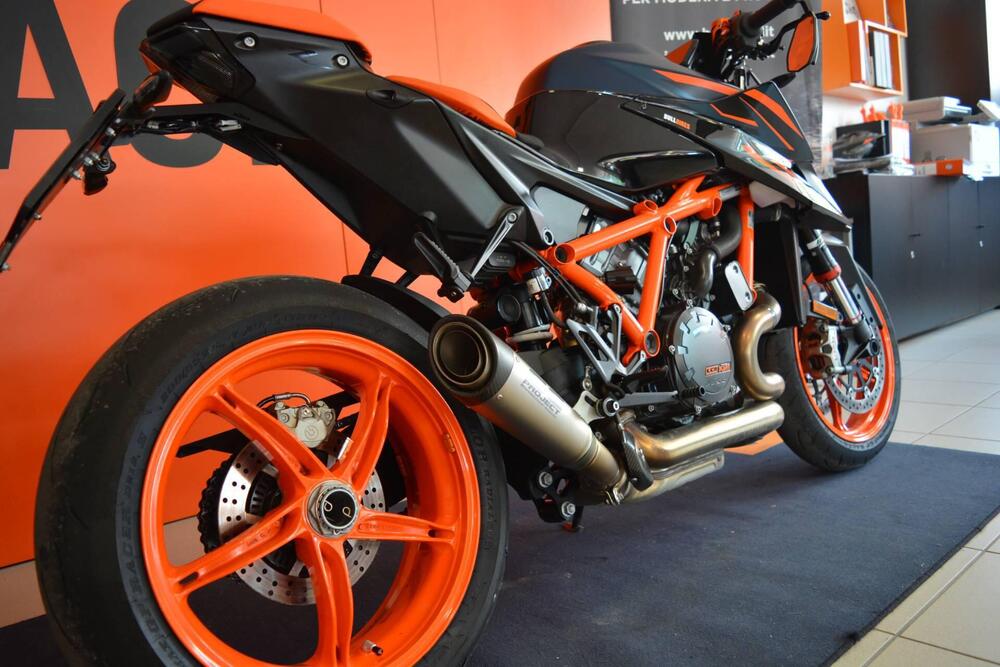 KTM 1290 Super Duke R (2022 - 23) (4)