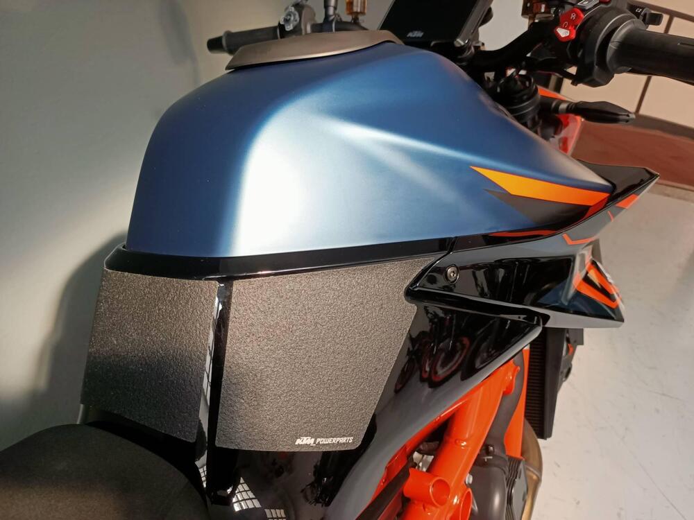 KTM 1290 Super Duke R Evo (2022 - 23) (5)