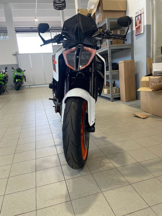 KTM 1290 Super Duke R (2019) (2)