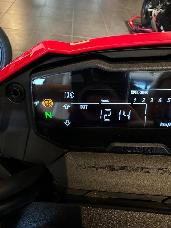 Ducati Hypermotard 698 Mono (2024) (5)