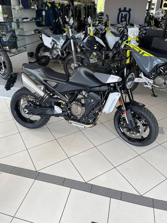 Husqvarna Svartpilen 801 (2024)