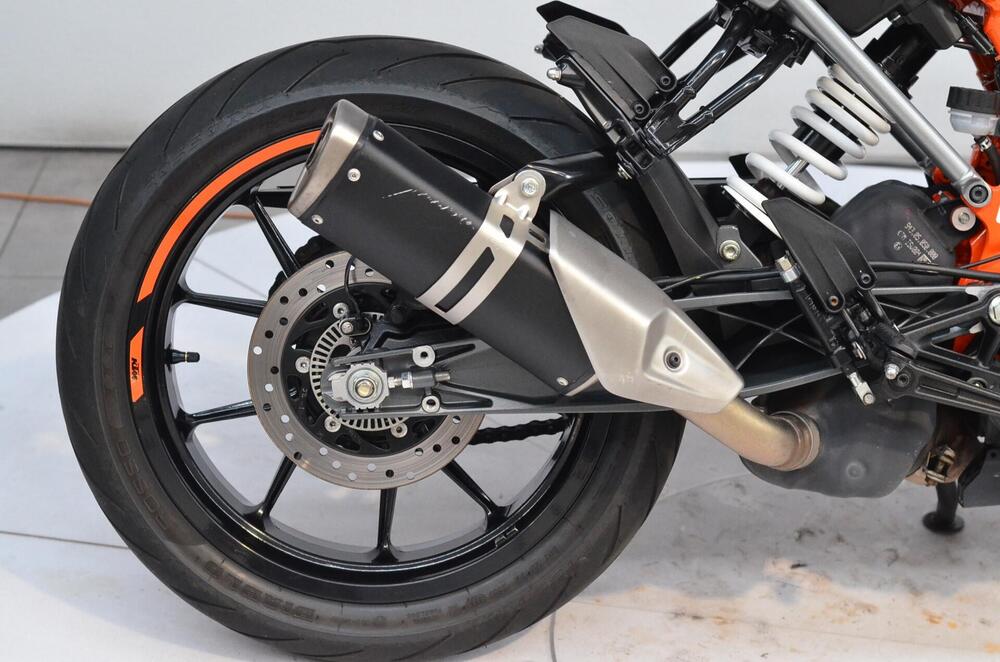 KTM 125 Duke (2021 - 23) (2)