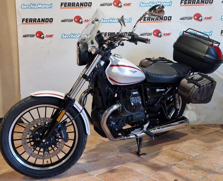 Moto Guzzi V9 Roamer (2016 - 18) (5)