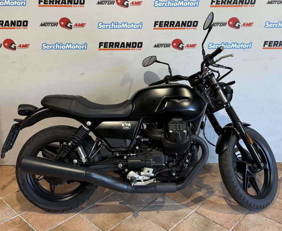 Moto Guzzi V7 Stone (2021 - 24)