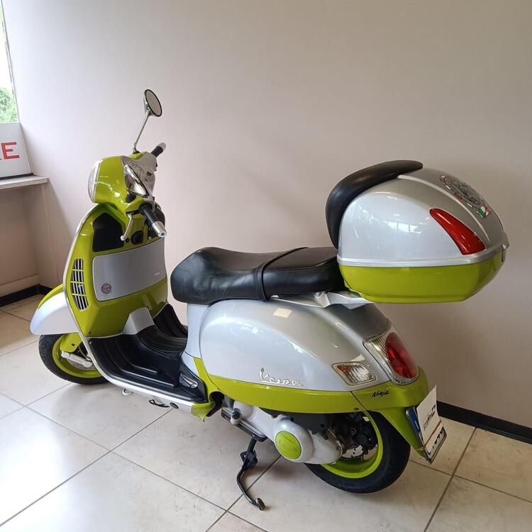 Vespa Granturismo 200 L (5)