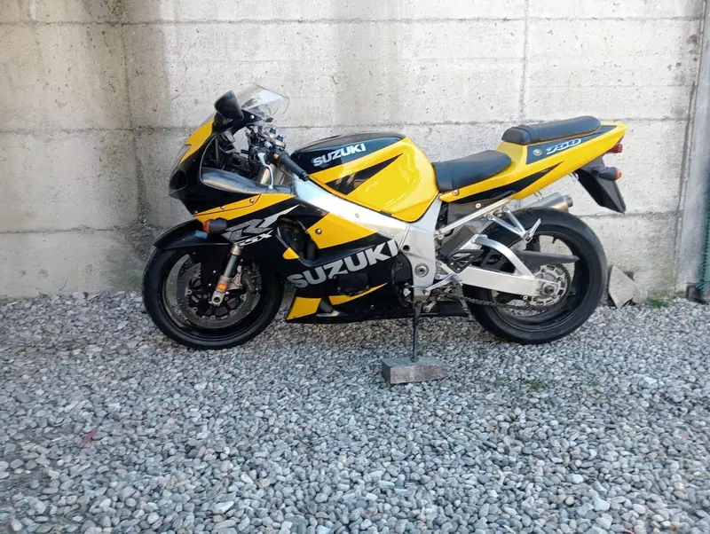 Suzuki GSX R 750 (1999 - 03) (7)