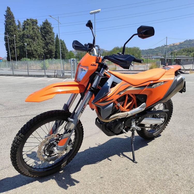 KTM 690 Enduro R (2022 - 24) (2)