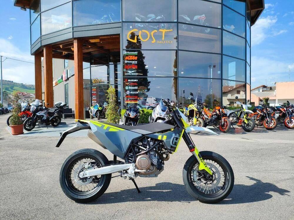 Husqvarna 701 Supermoto (2023 - 24)