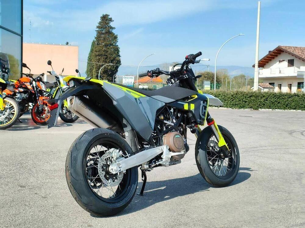 Husqvarna 701 Supermoto (2023 - 24) (5)