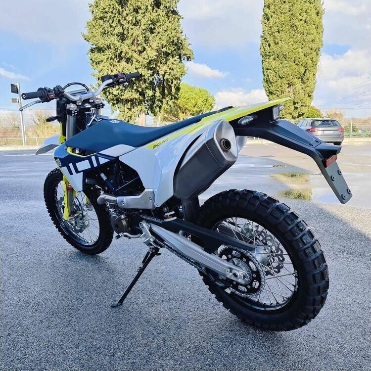 Husqvarna 701 Enduro (2023 - 24) (5)