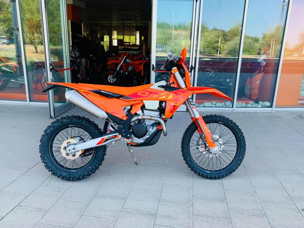 KTM EXC 350 F Six Days (2025) (2)